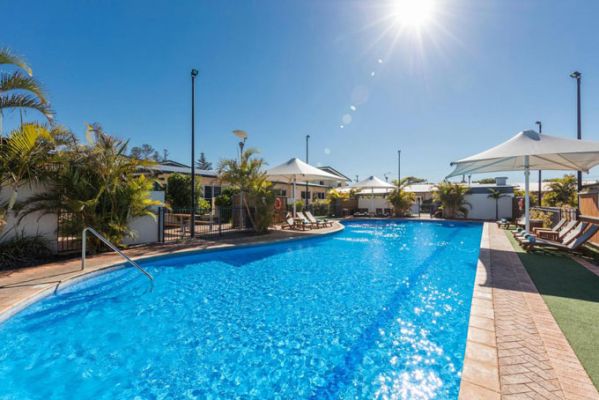 HotelAustralienWAGeraldtonNesuto Geraldton Apartment Hotel Pool