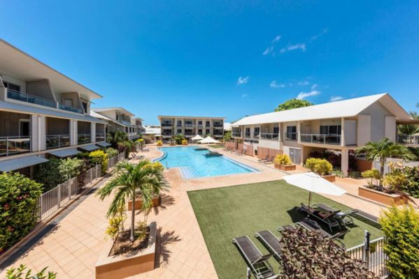 HotelAustralienWABroomeOaks Broome Hotel Pool