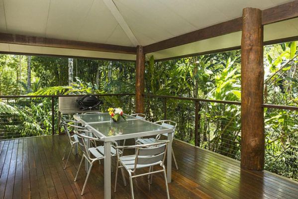 HotelAustralienQLDRose Gums Wilderness Retreat dining area